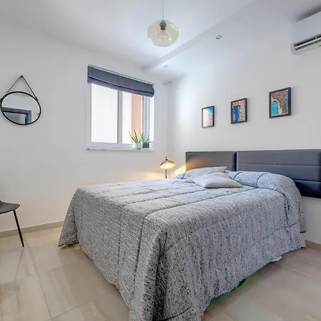 Apartment Chic 2br Apartment, Ideal Location *