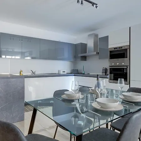 Apartment Chic 2br Apartment, Ideal Location *