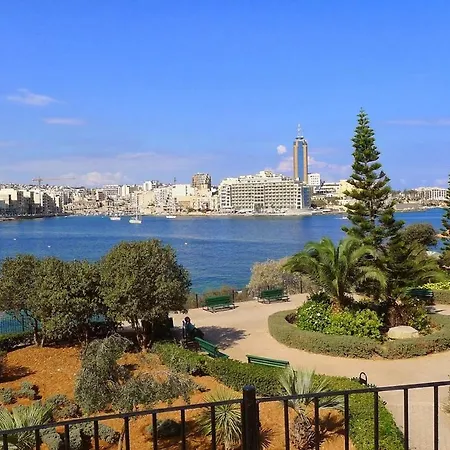 Chic 2br Apartment, Ideal Location Sliema