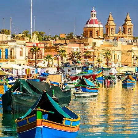 Chic 2br Apartment, Ideal Location * Sliema